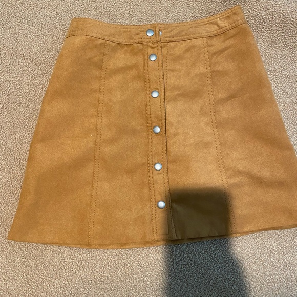 Brown suede skirt - Picture 2 of 2